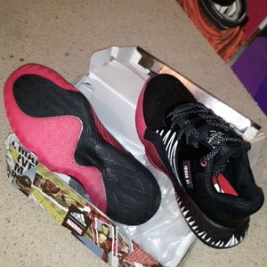 New Addidas Don Issue 1 Symbiote Basketball Shoes!